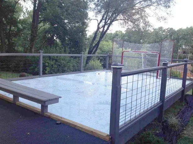 Przydomowe lodowisko syntetyczne