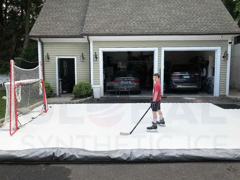 Przydomowe lodowisko syntetyczne